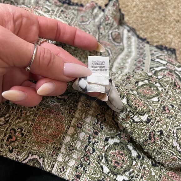 Three Dots shorts aztek print elastic waist pom pom trim pull on SZ lg POCKETS - Picture 8 of 9